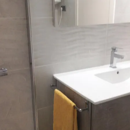 Apartment Charming Near - - 50sqm - Pool *