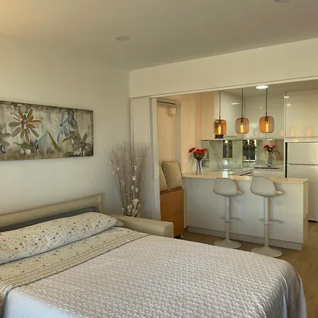 Apartment Charming Near - - 50sqm - Pool *