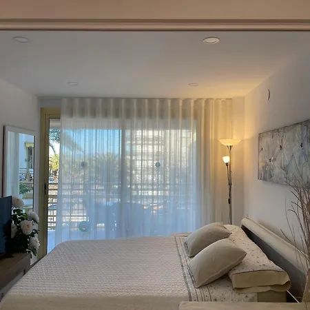 Charming Near - - 50sqm - Pool *