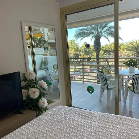 Charming Near - - 50sqm - Pool Apartment