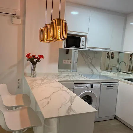 Apartment Charming Near - - 50sqm - Pool *