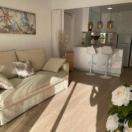Apartment Charming Near - - 50sqm - Pool